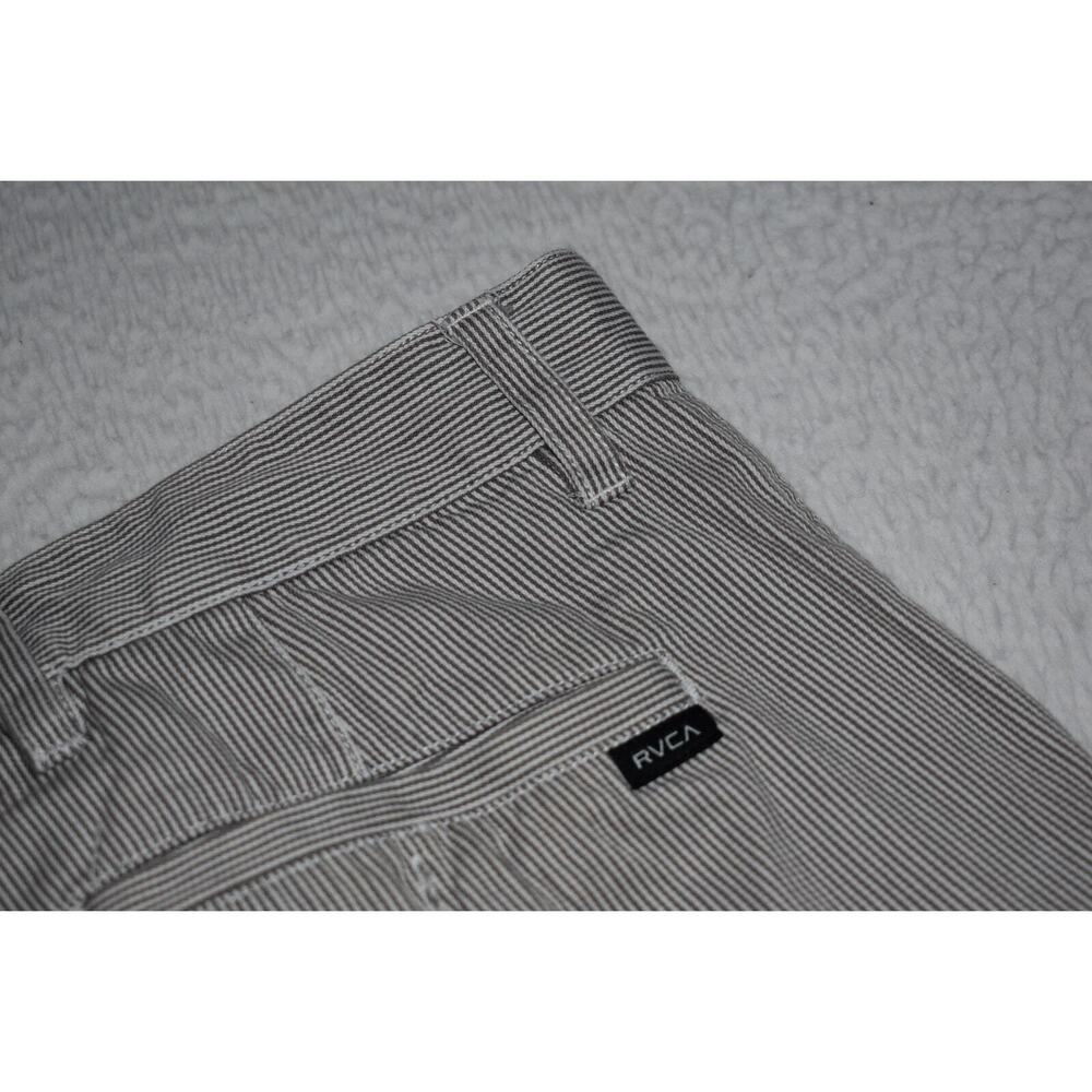 RVCA Shorts Chinos Khakis Golf Mens Size 32 Gray White Striped Cotton Flat